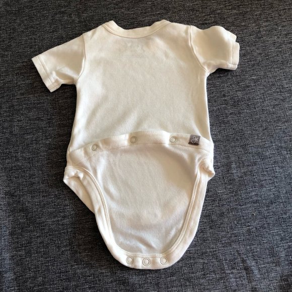 GOUMI - short sleeve onesie with back snaps - Size 0-3 - Cream - NWOT - Picture 2 of 7